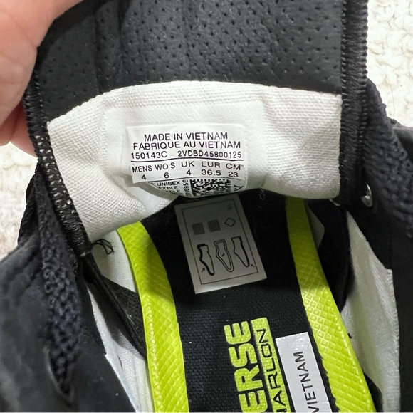 Chuck Taylor Converse - Picture 10 of 11